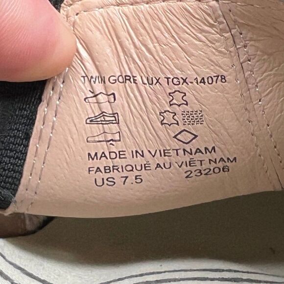 Taos Twin Gore Lux Slip On Sneakers Womens Size 7.5 Black Leather Comfort Loafer - Picture 13 of 13